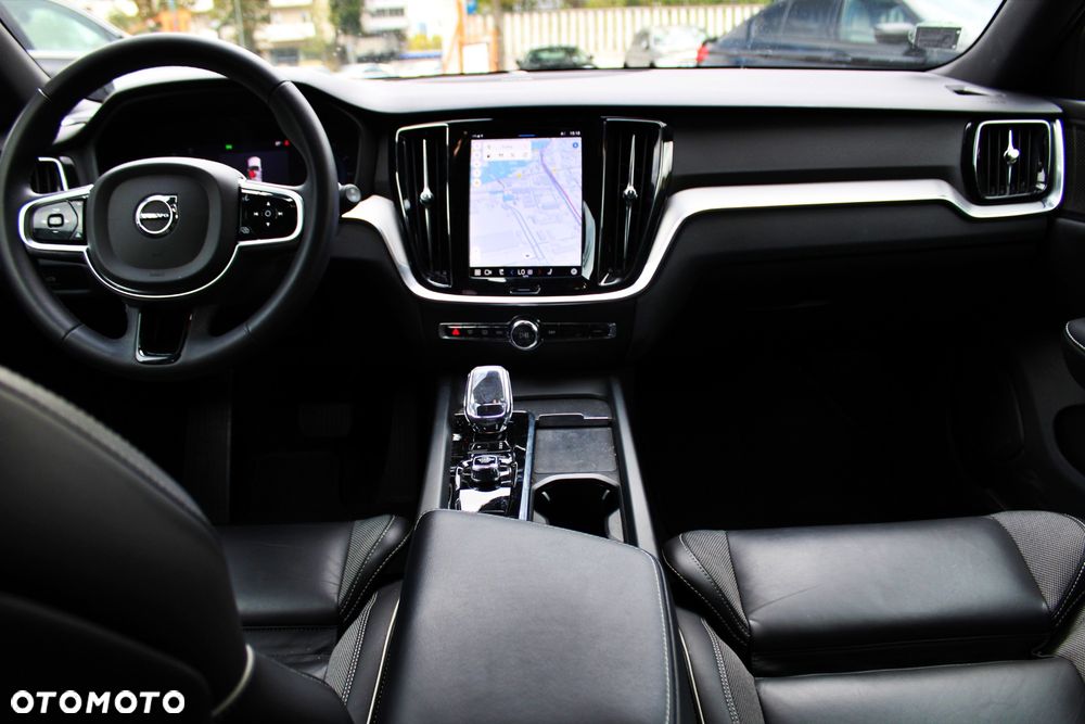 Volvo V60 B4 D Plus Dark - 12