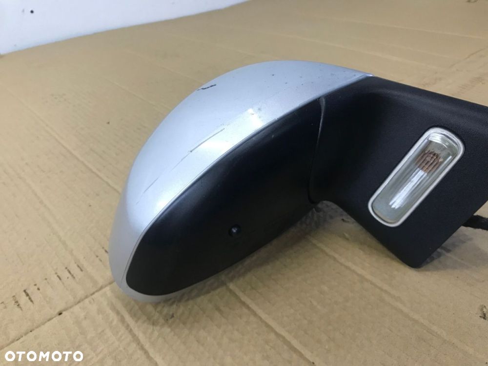 Lusterko Citroen c4 I 04-10r. zewnętrzne prawe 8 pin 96548383 kolor EZR - 6