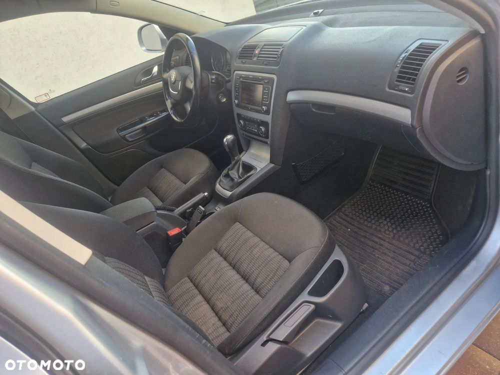 Skoda Octavia 1.6 Elegance - 22