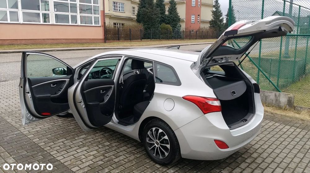 Hyundai i30 1.6 Comfort - 14