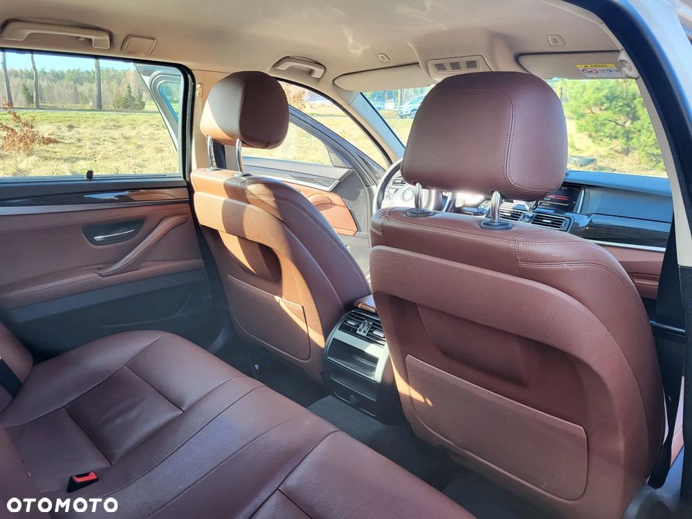 BMW Seria 5 520d xDrive Luxury Line - 2