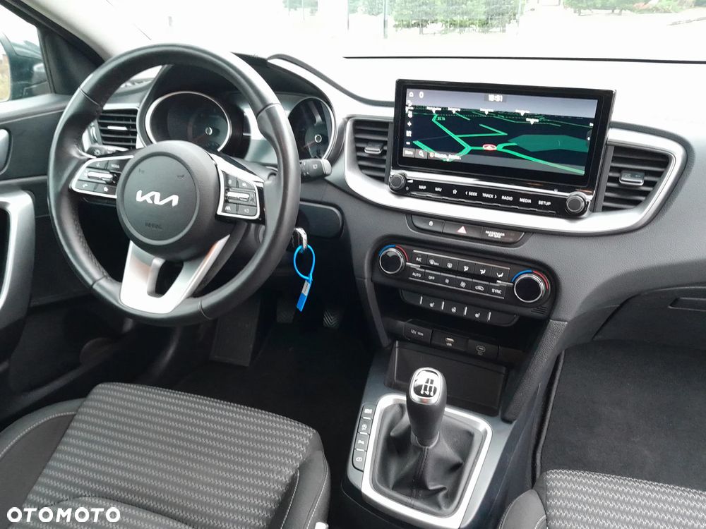 Kia Ceed 1.6 CRDi (48V Mild-Hybrid) Vision - 10