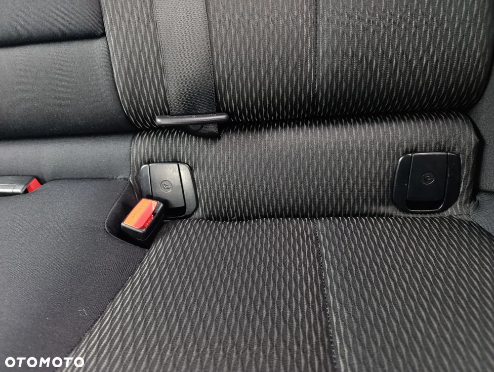 BMW Seria 3 318d DPF Edition Sport - 34