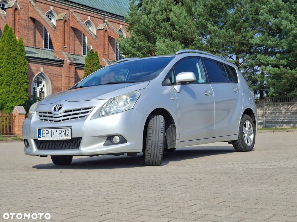 Toyota Verso 2.0 D-4D Sol plus - 2