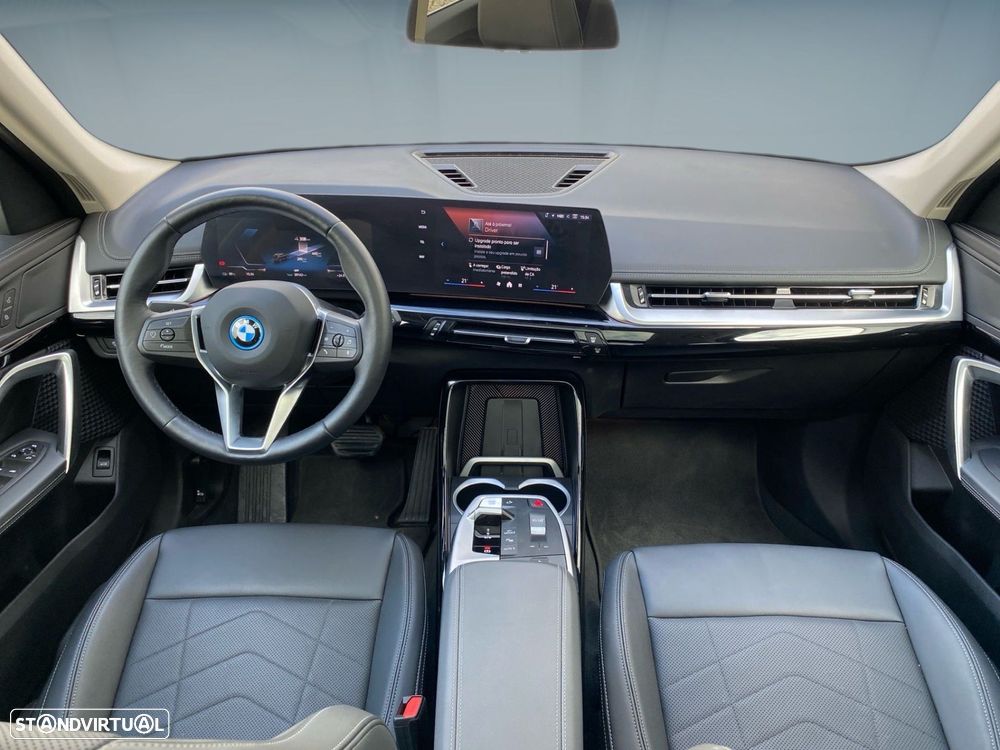 BMW iX1 eDrive20 xLine - 4