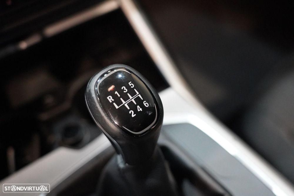 BMW 318 d Line Luxury - 16