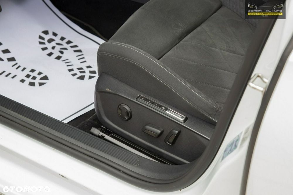 Volkswagen Golf 1.5 TSI EVO Style - 23