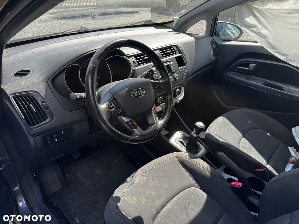 Kia Rio - 7