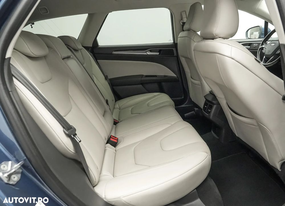 Ford Mondeo 2.0 HEV Titanium - 17