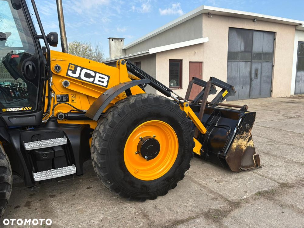 JCB 4CX - 11