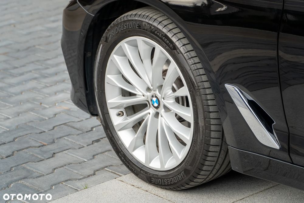 BMW Seria 5 520d Luxury Line - 11