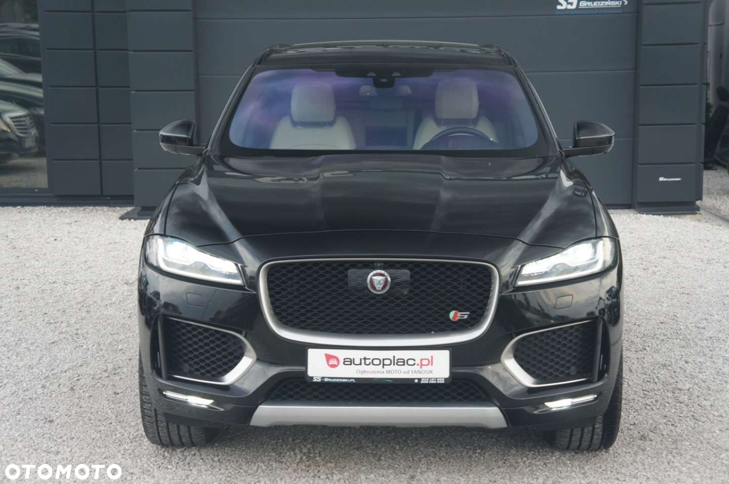 Jaguar F-Pace - 3