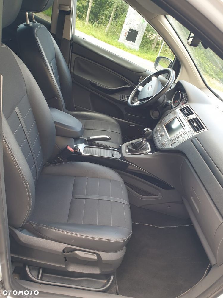 Ford Kuga 2.0 TDCi 2x4 Individual - 8