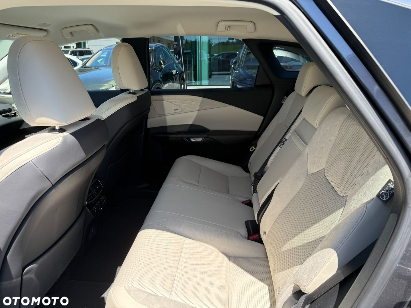 Lexus RX - 11