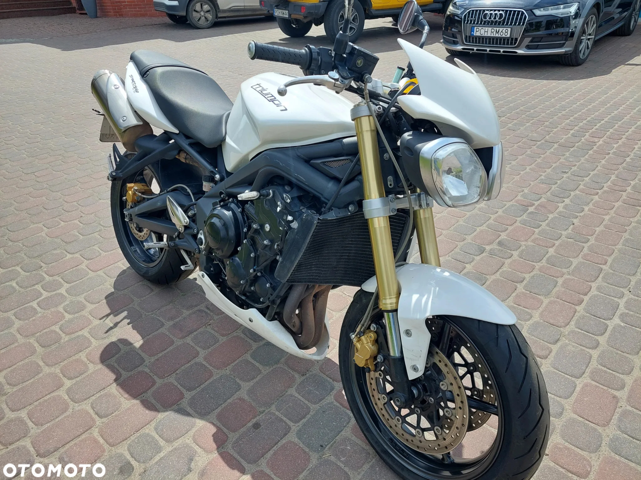 Triumph Street Triple - 9