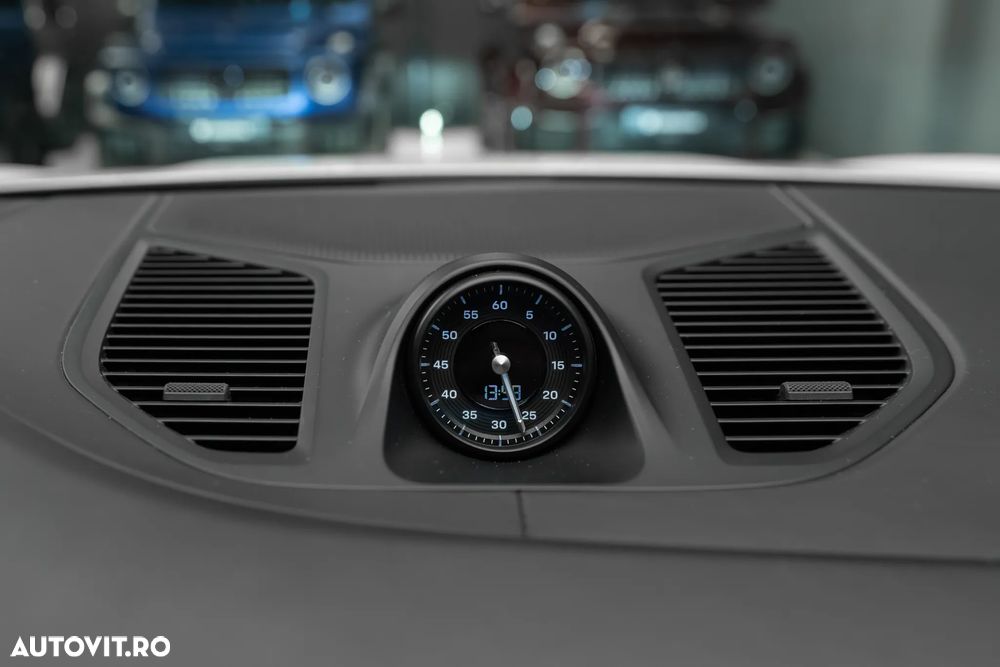 Porsche Cayenne - 21