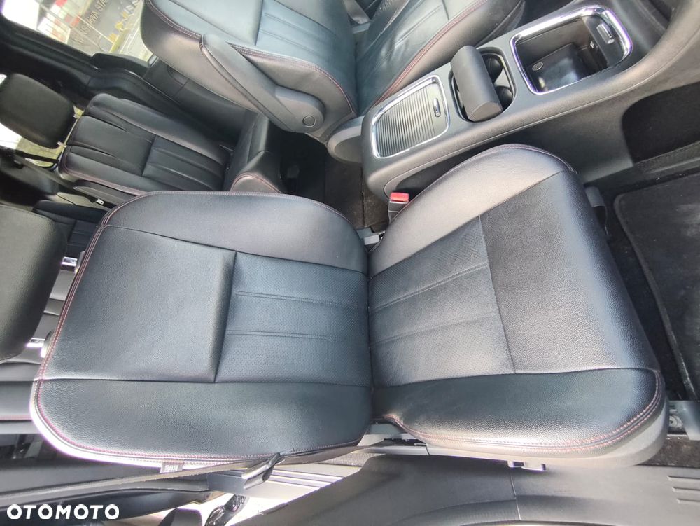 Dodge Grand Caravan 3.6 R/T - 12