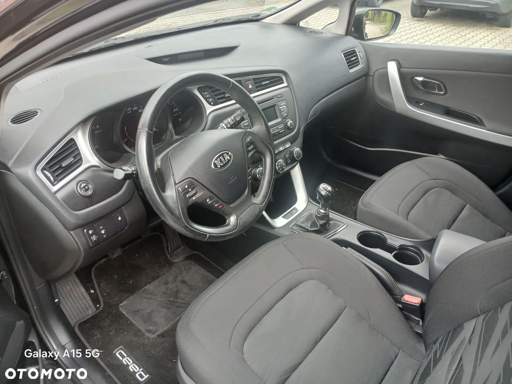 Kia Ceed - 12