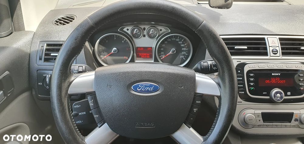 Ford Kuga 2.0 TDCi Titanium - 9