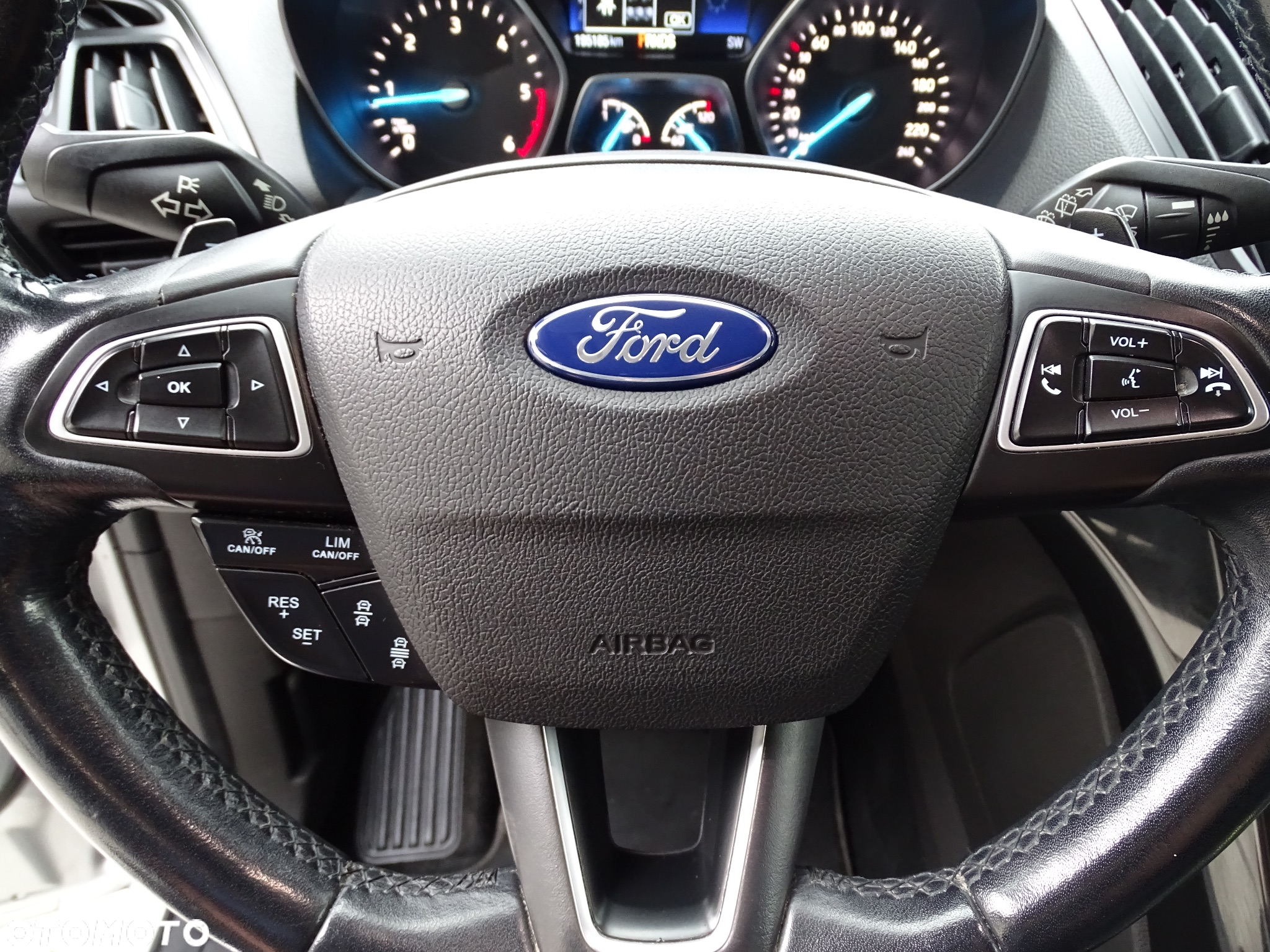 Ford Kuga 2.0 TDCi 4x4 Titanium - 36