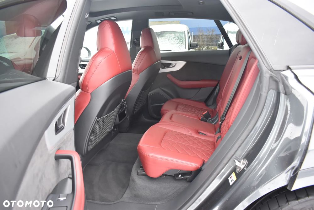 Audi SQ8 - 12