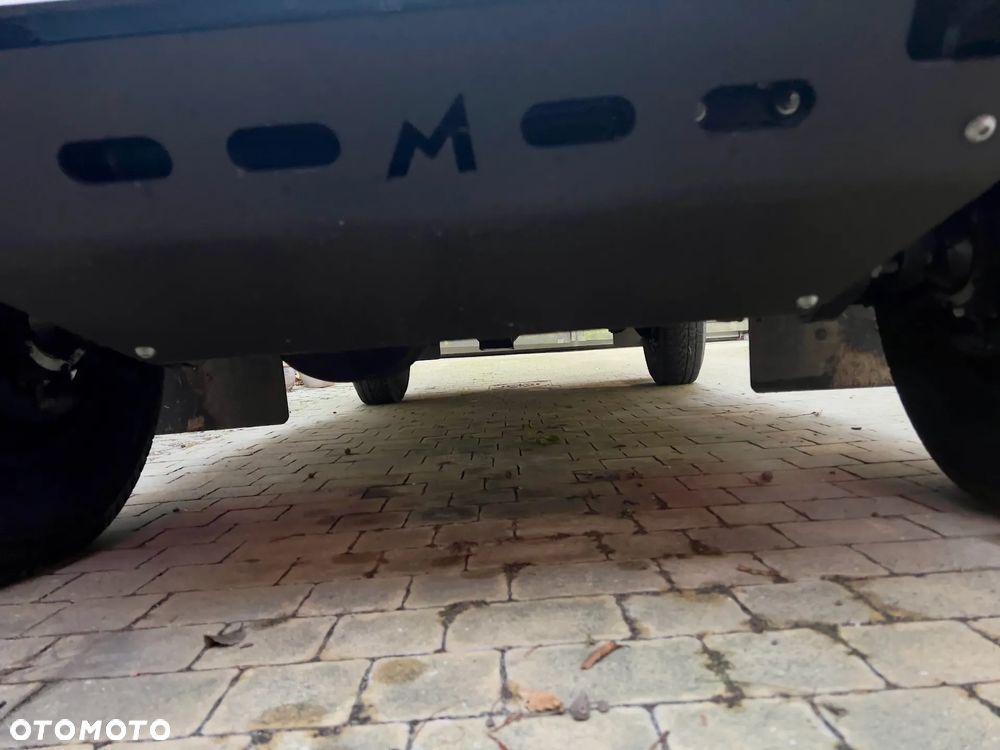 Land Rover Defender 2.2 TD4 SE - 19