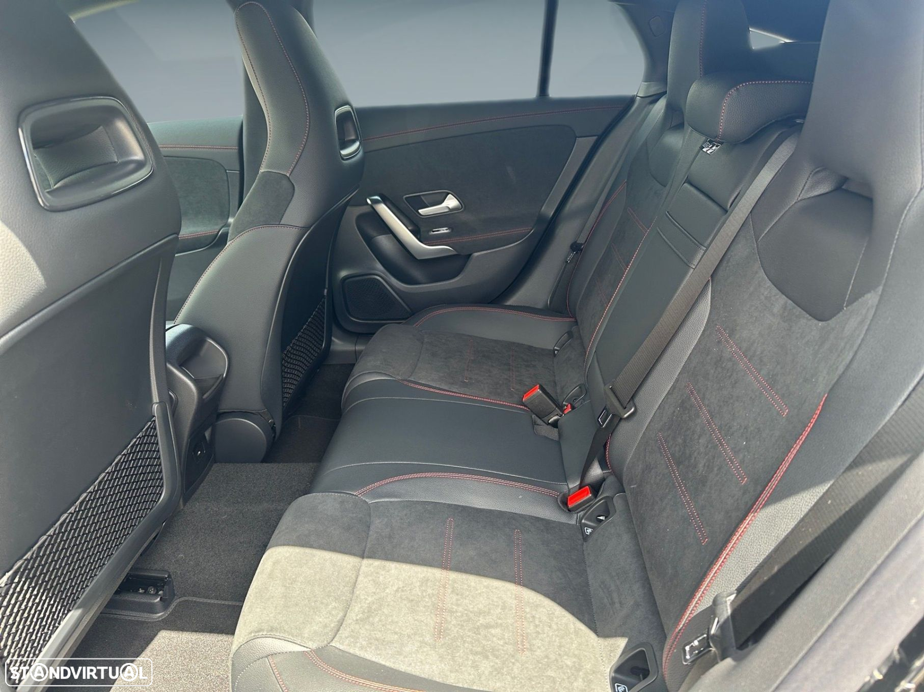 Mercedes-Benz CLA 180 d Shooting Brake AMG Line Aut. - 12