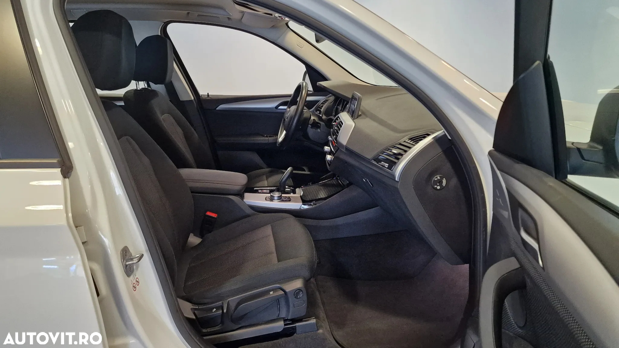 BMW X3 xDrive20i AT - 12