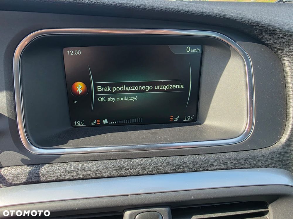 Volvo V40 - 24