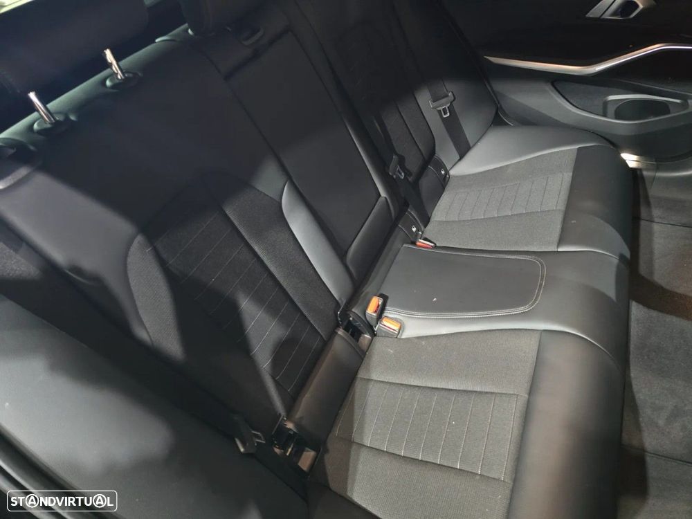 BMW 320 - 13