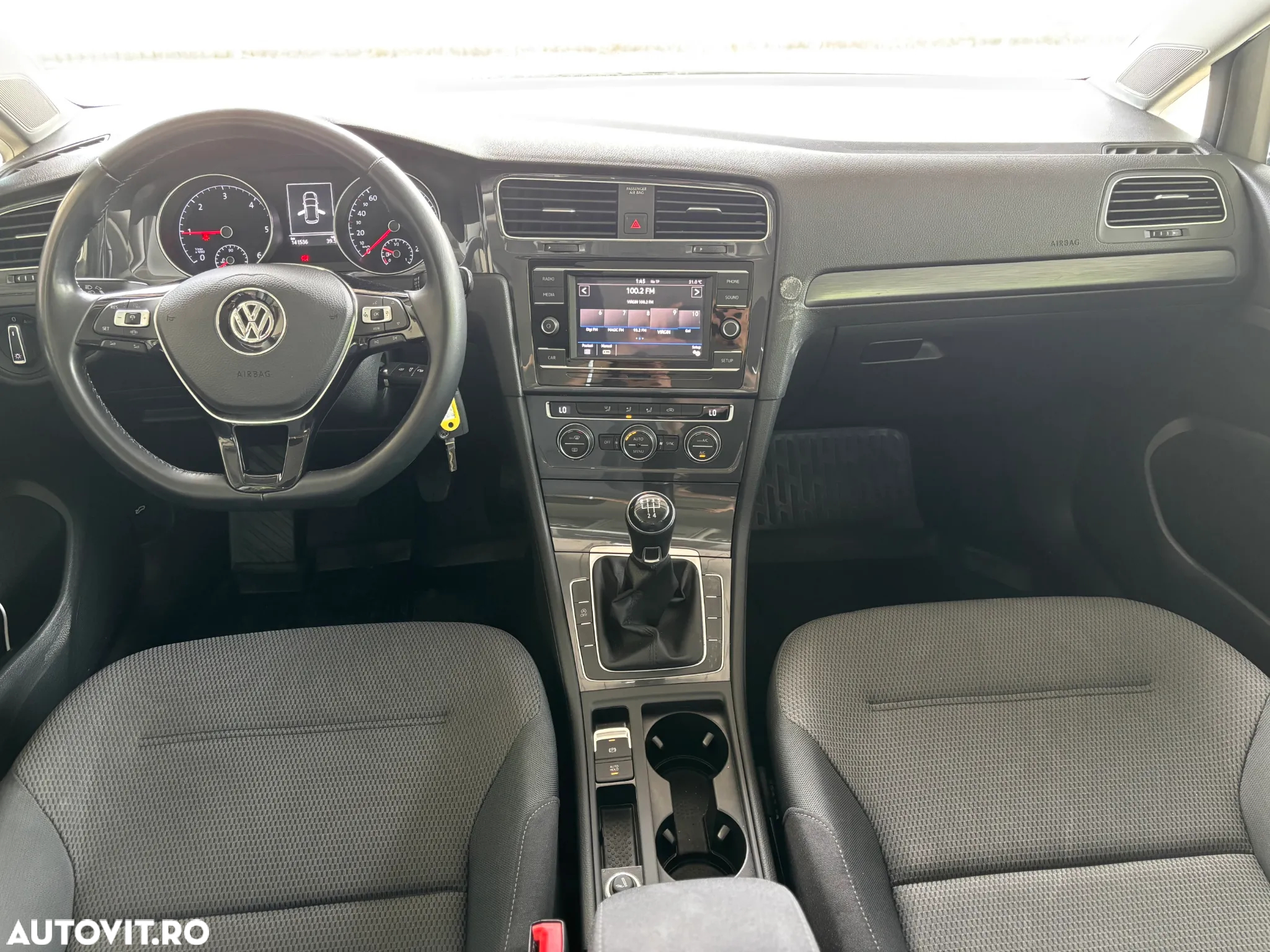 Volkswagen Golf 1.6 TDI Comfortline - 12