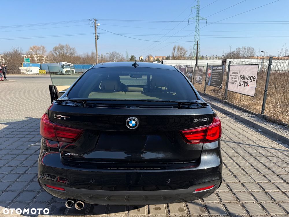 BMW Seria 3 330i xDrive M Sport - 23