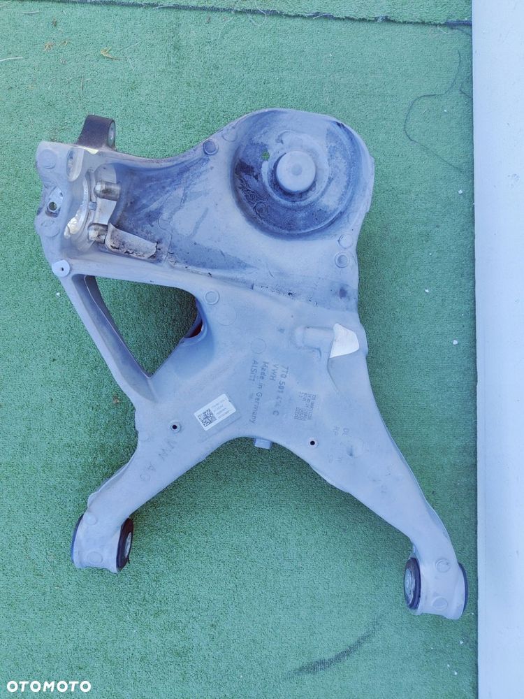 Wahacz prawy tył VW Multivan T7