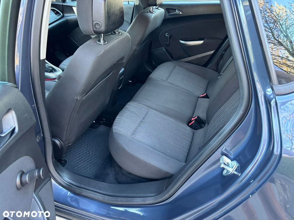 Opel Astra 1.6 Design Edition - 17