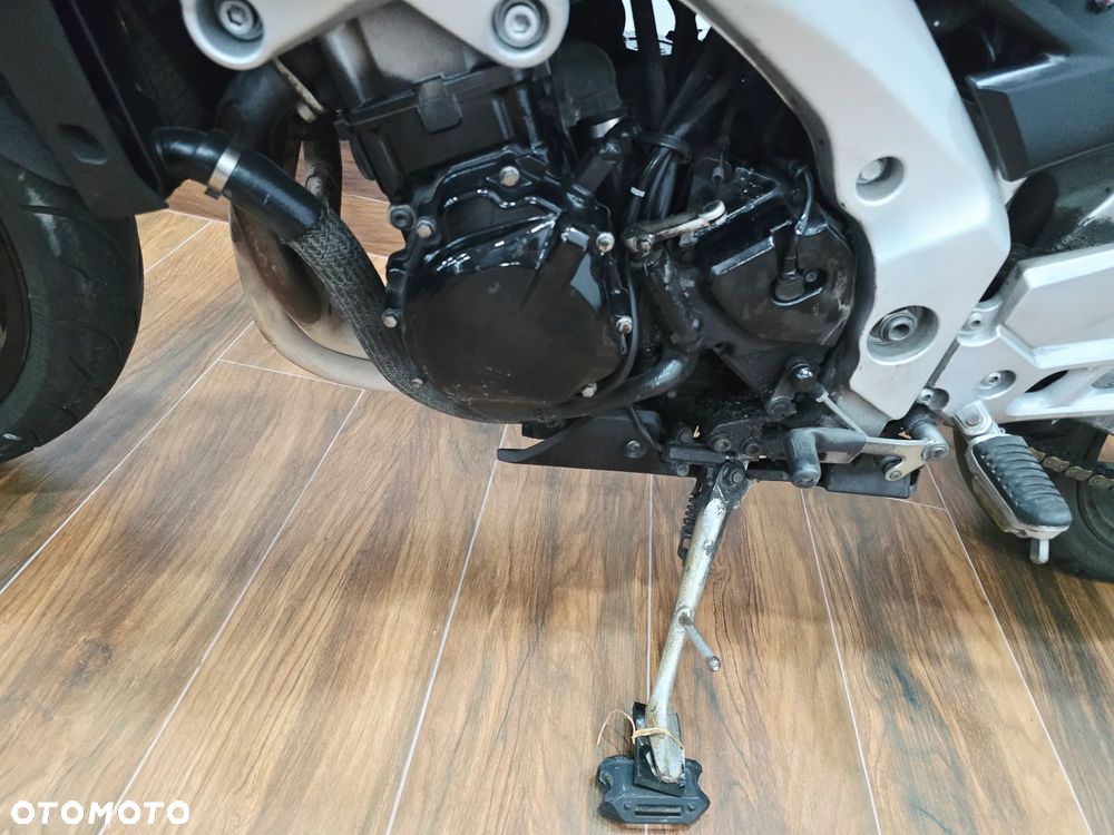 Suzuki GSR - 9
