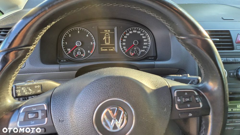 Volkswagen Touran 1.6 TDI DPF BlueMotion Technology DSG Comfortline - 21