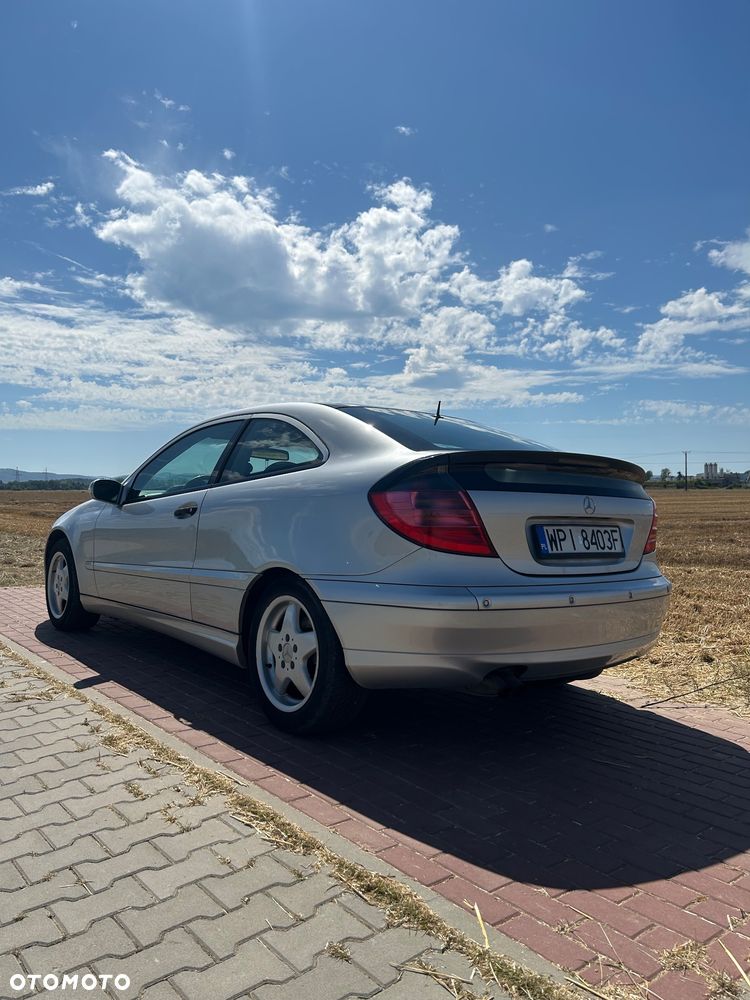 Mercedes-Benz Klasa C 180 Kompressor Automatik - 21