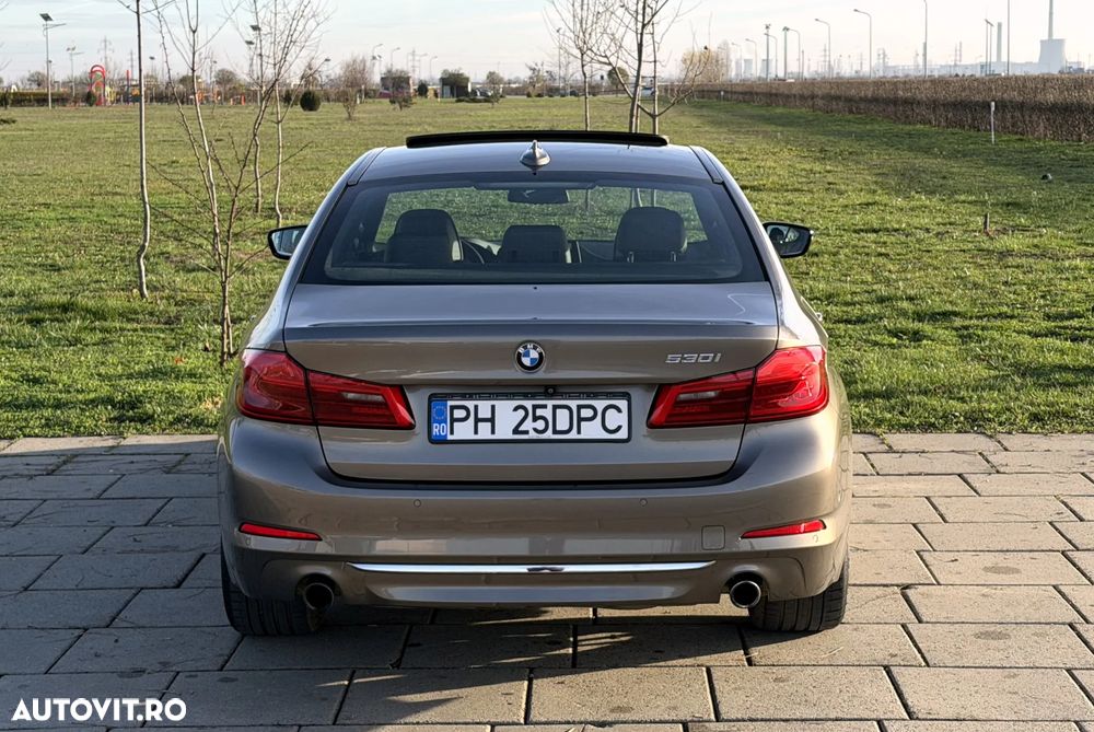 BMW Seria 5 530i AT - 12