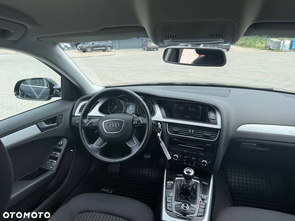 Audi A4 Avant 2.0 TDI DPF clean diesel quattro S line Sportpaket - 28