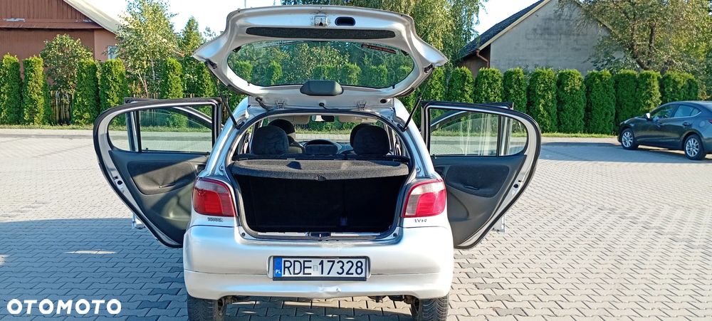 Toyota Yaris - 11