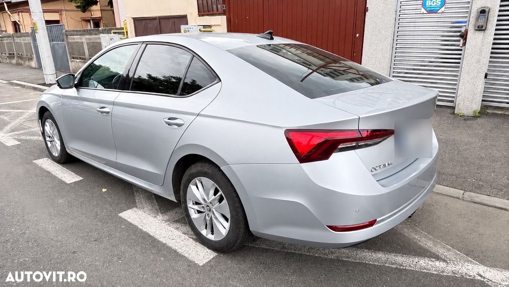 Skoda Octavia 2.0 TDI DSG Style - 2