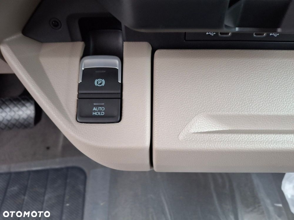 Volkswagen Multivan - 12