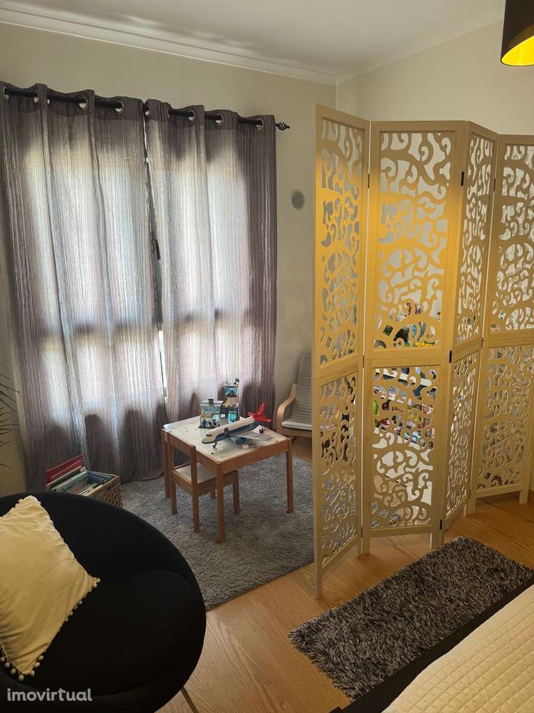 Apartamento T3 com 3 casas de banho e garagem - Grande imagem: 3/48