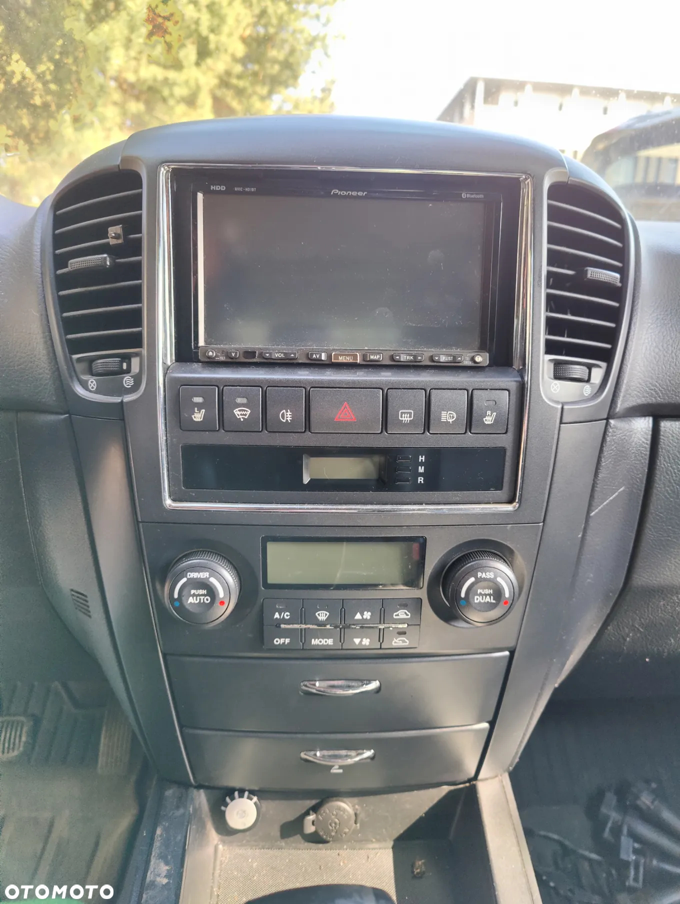 Kia Sorento 3.3 V6 LX - 7