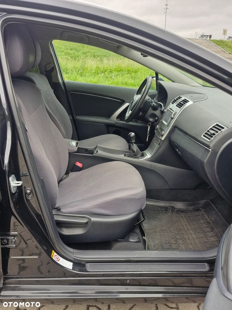 Toyota Avensis 1.8 Active - 19