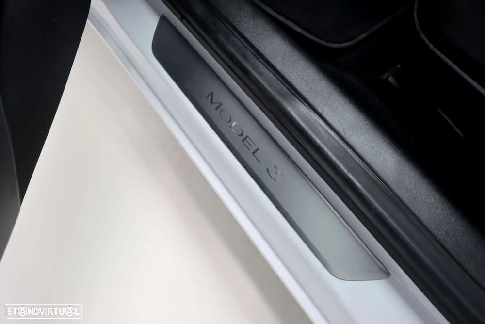 Tesla Model 3 - 14