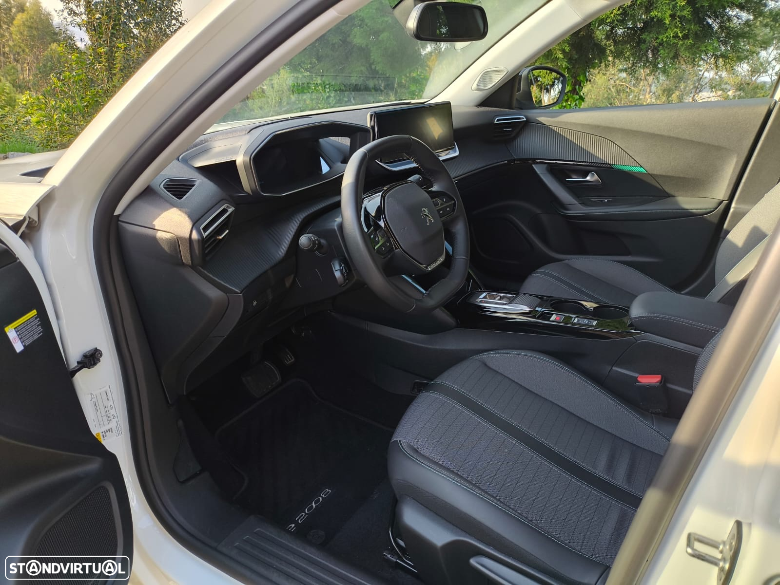 Peugeot e-2008 54 kWh Allure - 7