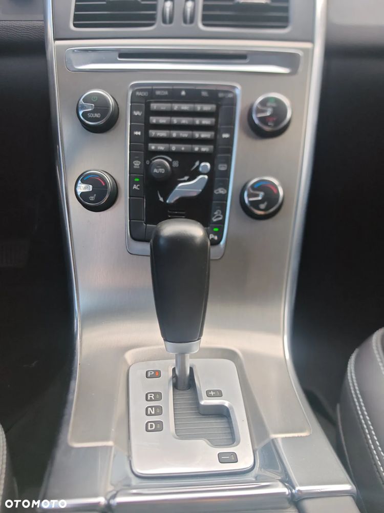 Volvo XC 60 D3 AWD Momentum - 14