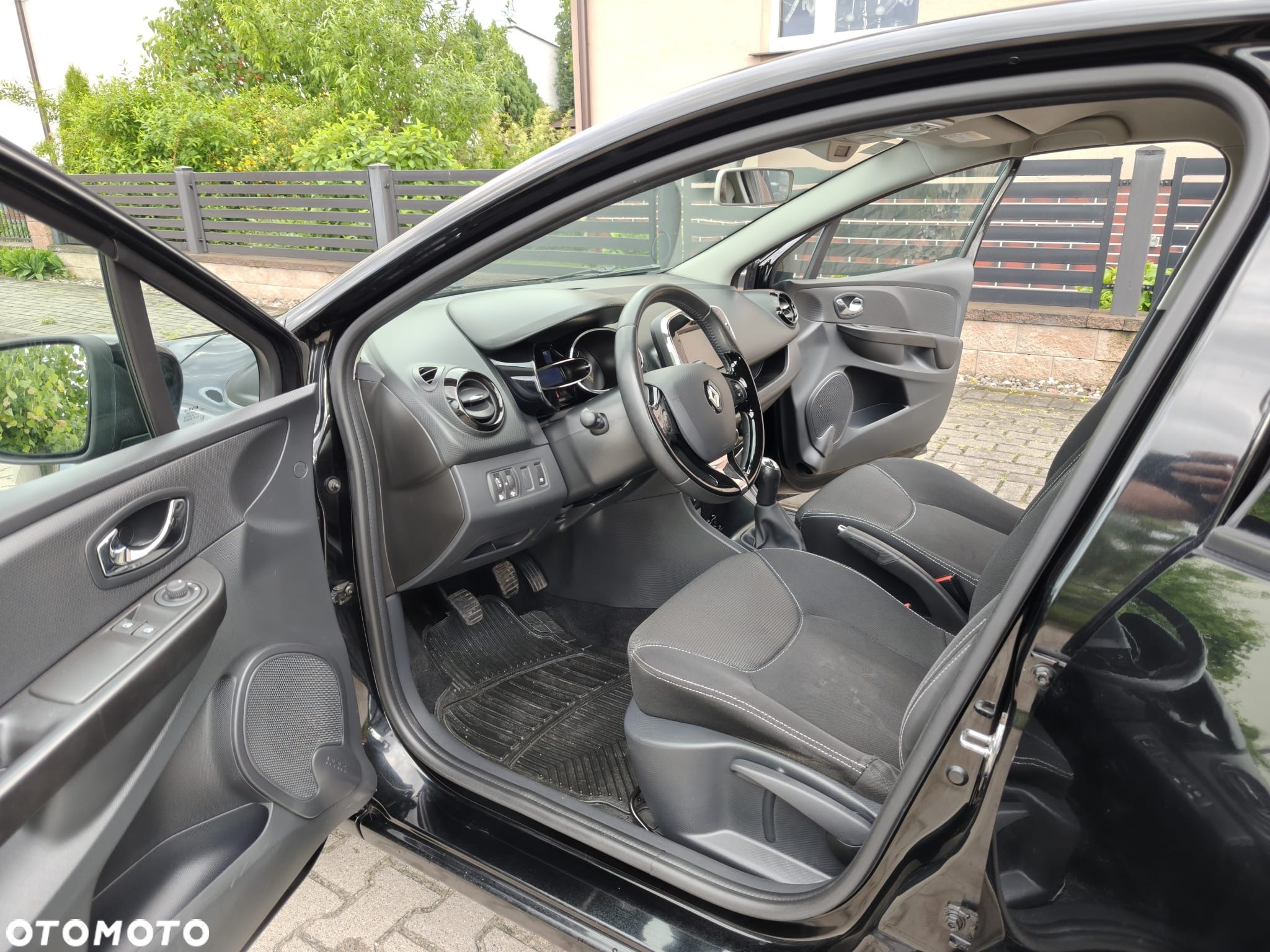 Renault Clio - 19