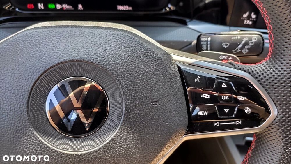 Volkswagen Golf - 16